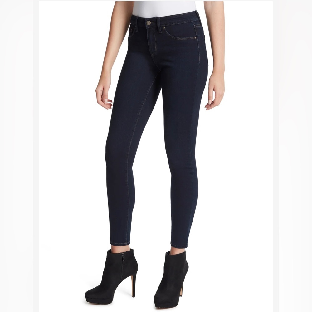 Jessica Simpson Kiss me skinny jeans size 6